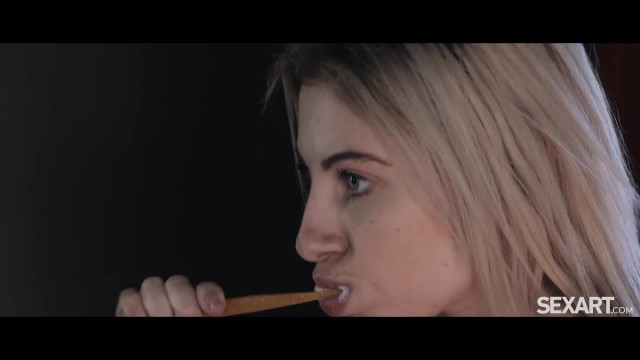 Нежный лесби секс с рыжей и блондинкой